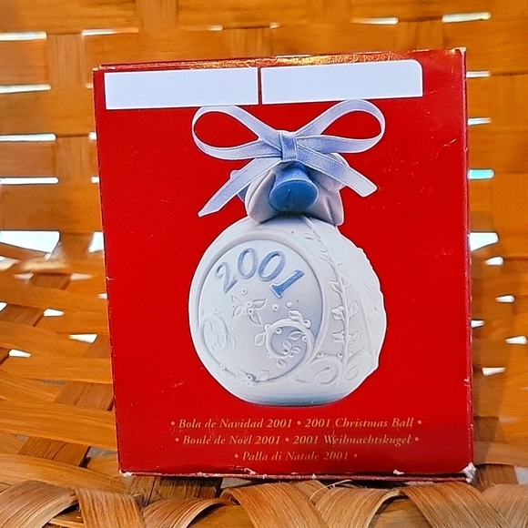 2001 LLADRO CHRISTMAS BALL - Picture 7 of 7